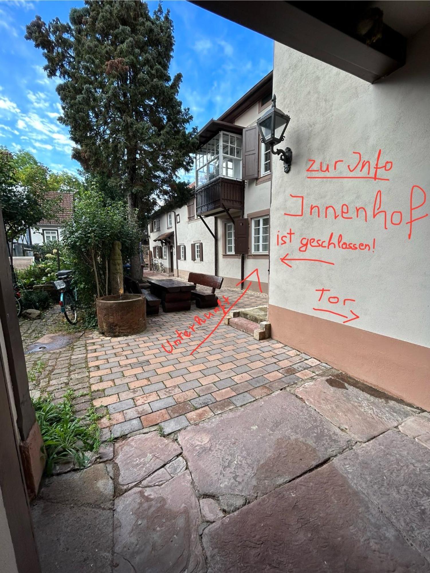 Exklusives Haus, Ruhig Gelegen Im Innenhof, Zentral, Lichtdurchflutet Zustellbett,Babybett Bei Bedarf Karlsruhe Luaran gambar