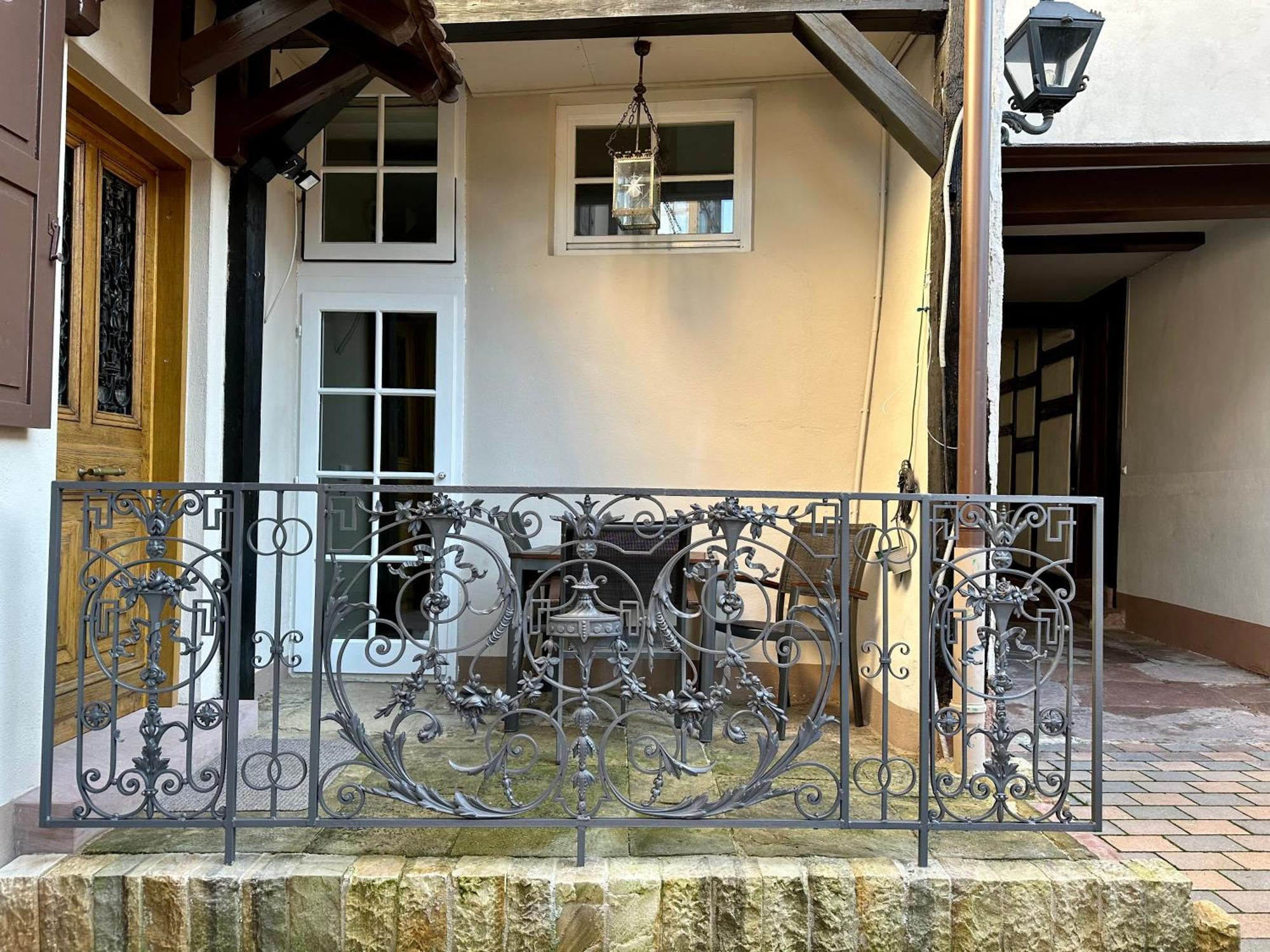 Exklusives Haus, Ruhig Gelegen Im Innenhof, Zentral, Lichtdurchflutet Zustellbett,Babybett Bei Bedarf Karlsruhe Luaran gambar