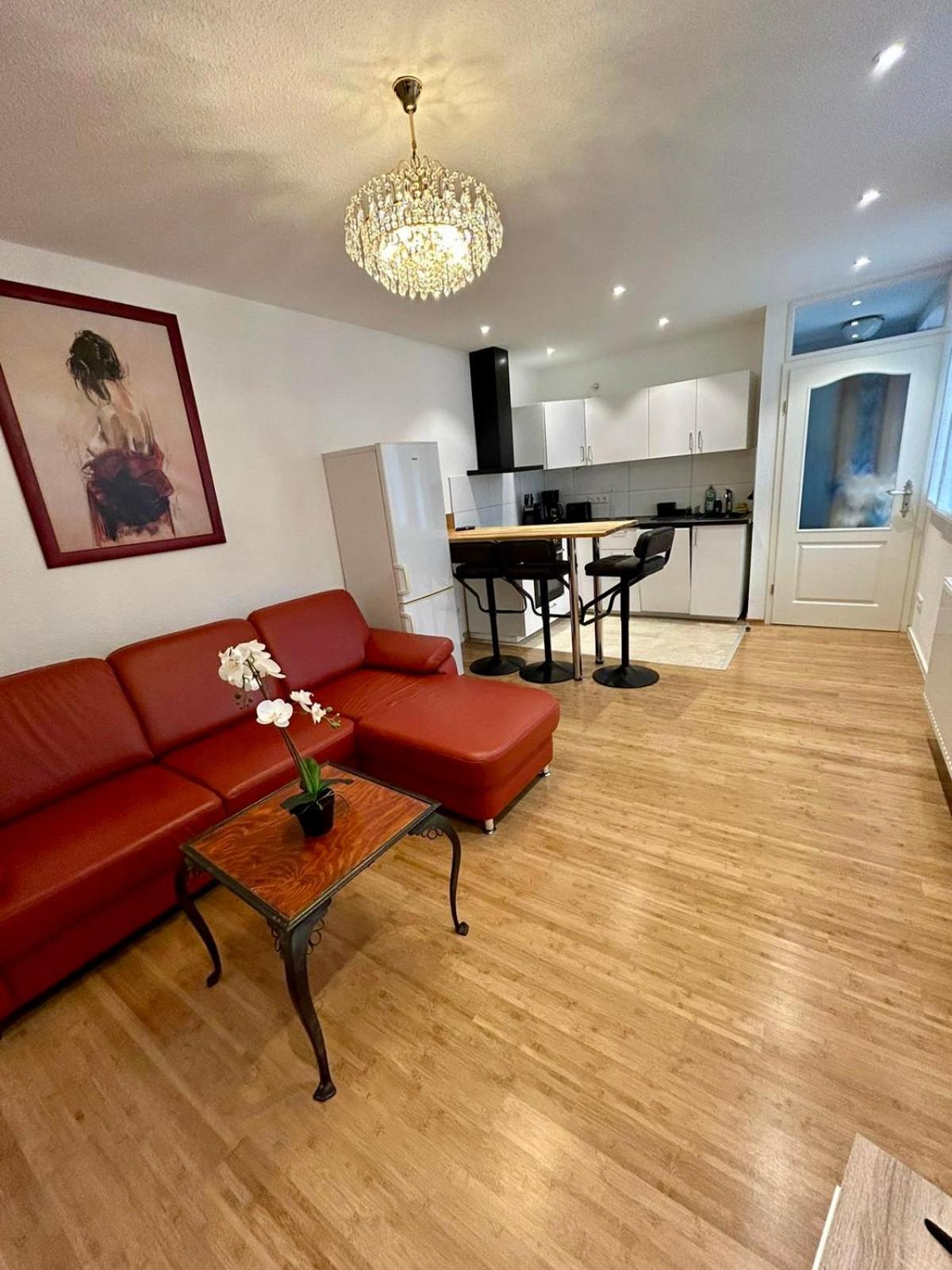 Exklusives Haus, Ruhig Gelegen Im Innenhof, Zentral, Lichtdurchflutet Zustellbett,Babybett Bei Bedarf Karlsruhe Luaran gambar